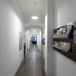 Hostel Turn *