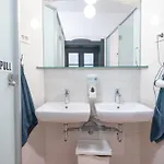 Hostel Turn *