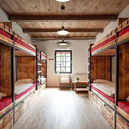 Auberge de jeunesse Turn *